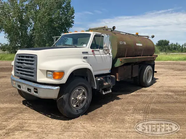 1997 Ford F800