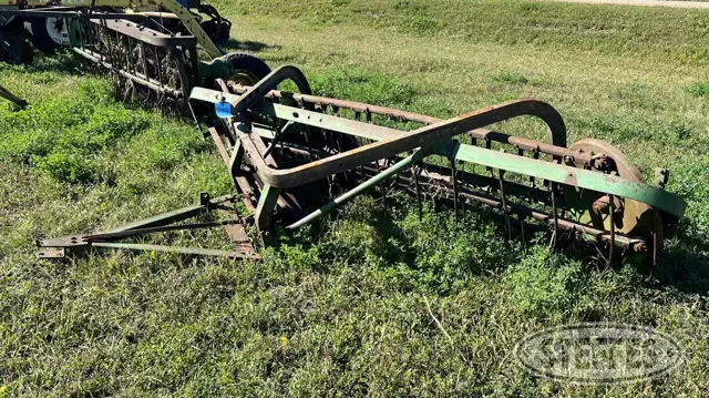 John Deere 350