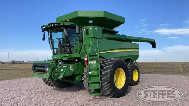2015 John Deere S690