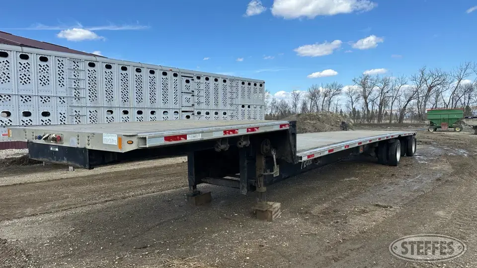 2011 Fontaine Step Deck Trailer