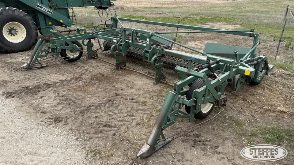2000 Pickett One Step 6030 Edible Bean Windrower