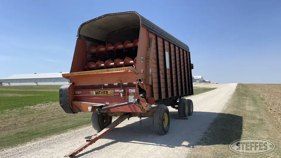 Meyer 500 TSS Forage Wagon