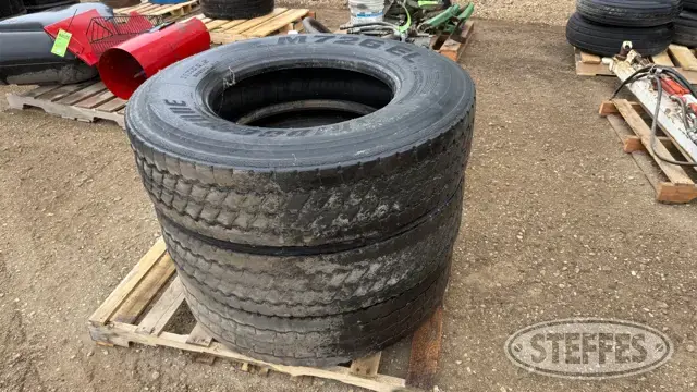 (3) Bridgestone M726EL 11R22.5 tires
