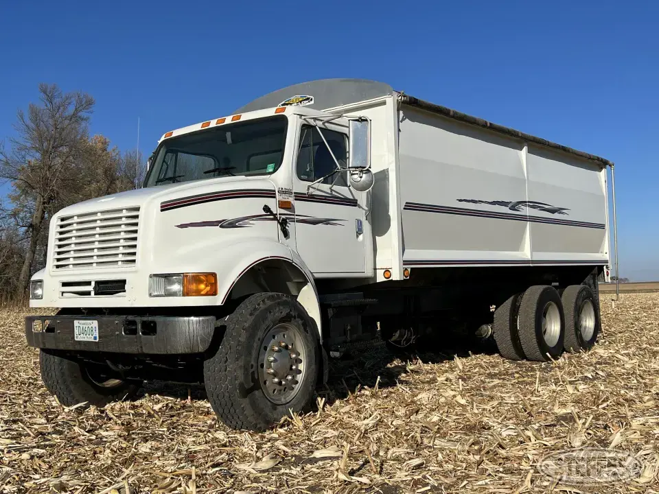 1998 International 8100 Tandem Boxed Truck