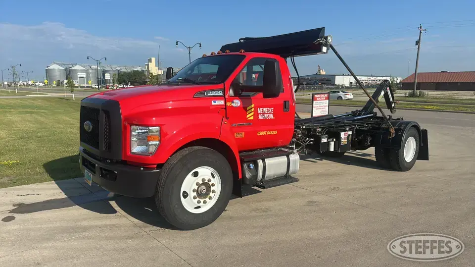2022 Ford F-650 Specialty Truck