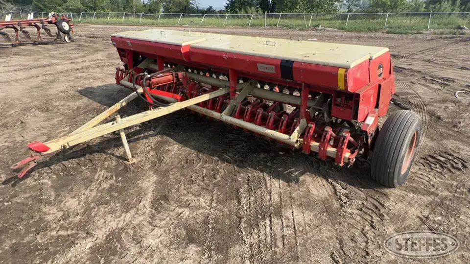 Melroe 244 Press Drill