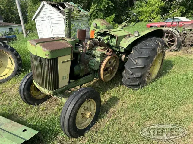 1957 John Deere 820