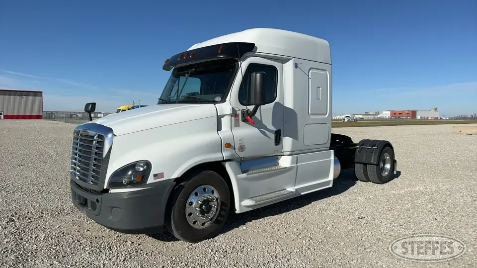 2020 Freightliner Cascadia 125 Conventional Truck with Sleeper