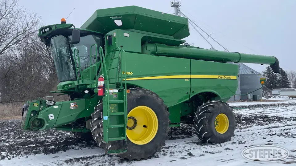 2013 John Deere S680 Combine