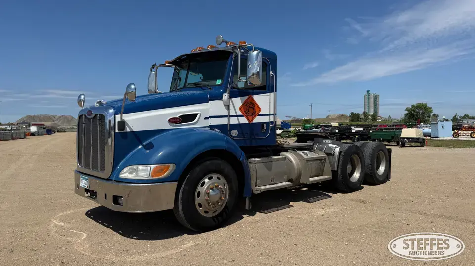 2010 Peterbilt 384 Conventional Truck without Sleeper