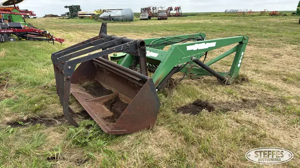 DuAl 3100 Tractor Loaders and Attachment