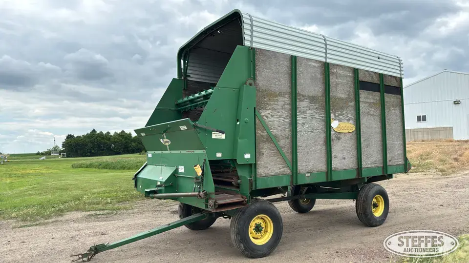 Badger BN 950 Forage Wagon