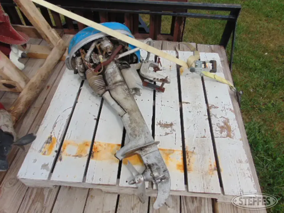 Larson Sport King Boat Motor