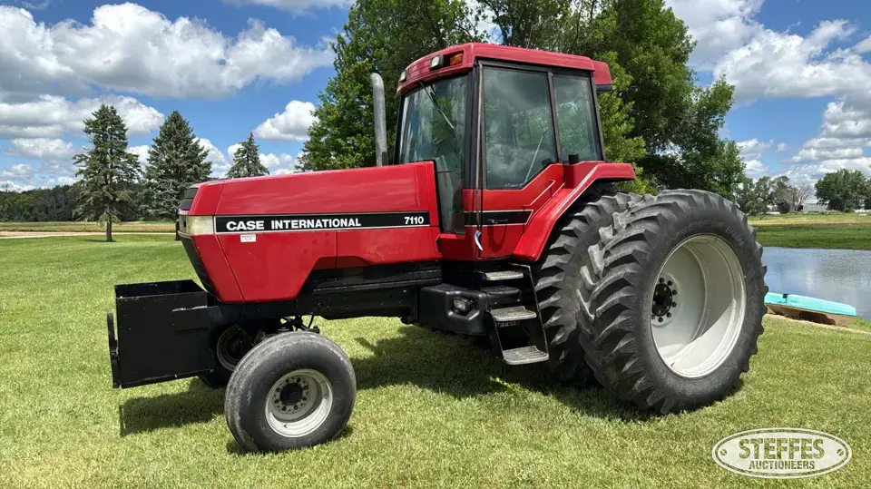 1990 Case IH Magnum 7110 2WD Tractor