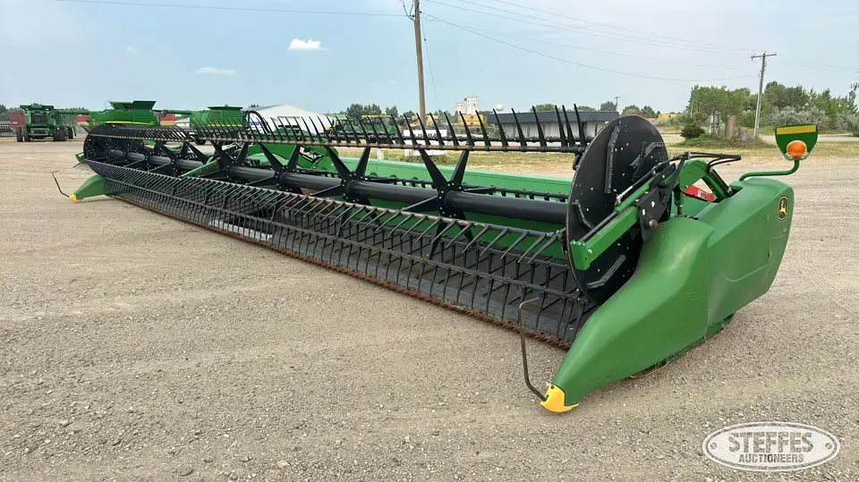 2017 John Deere 640FD Draper Head