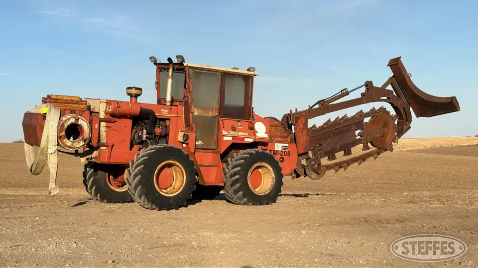 Ditch Witch R100 Trencher