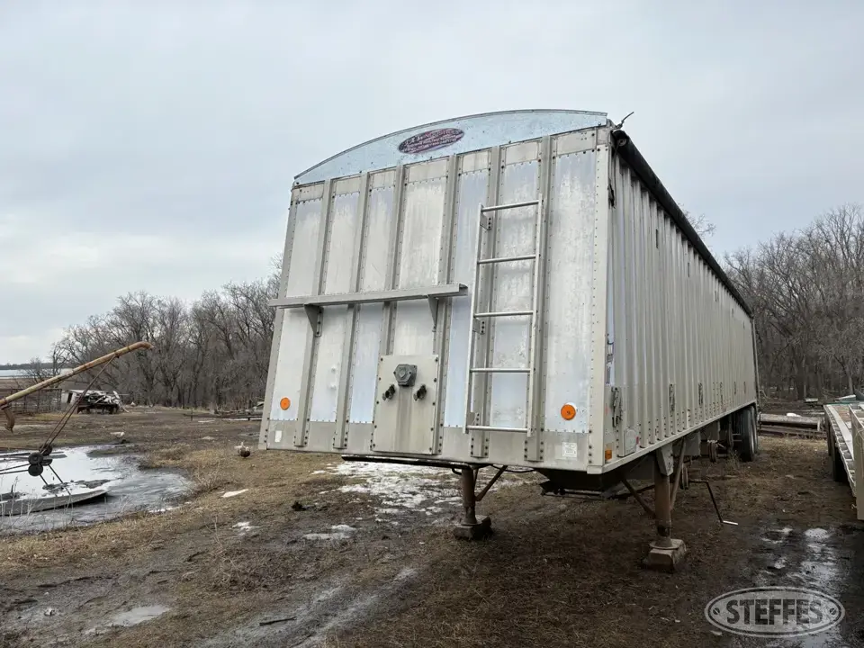 1986 Cornhusker 800HFA Hopper Bottom Trailer