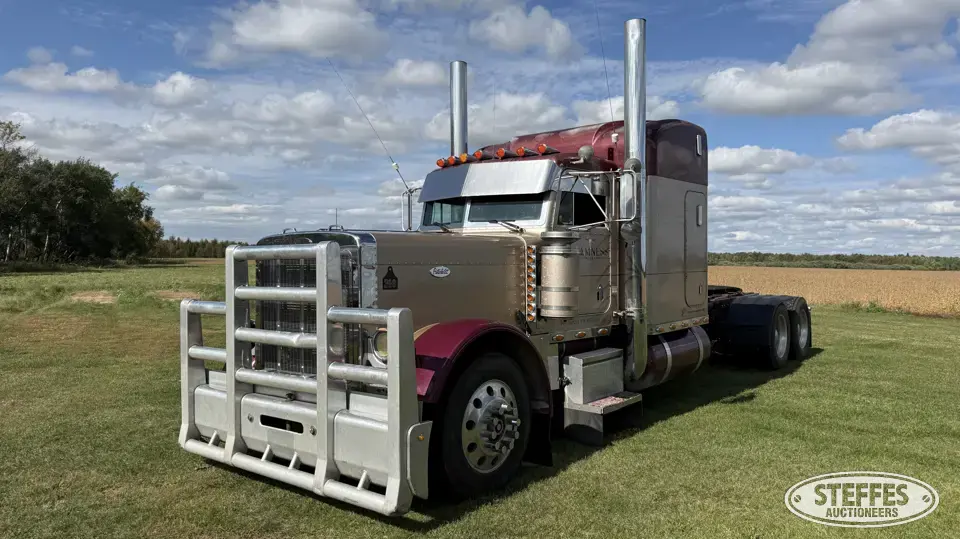 1991 Peterbilt 379 Extended Hood Conventional Truck with Sleeper