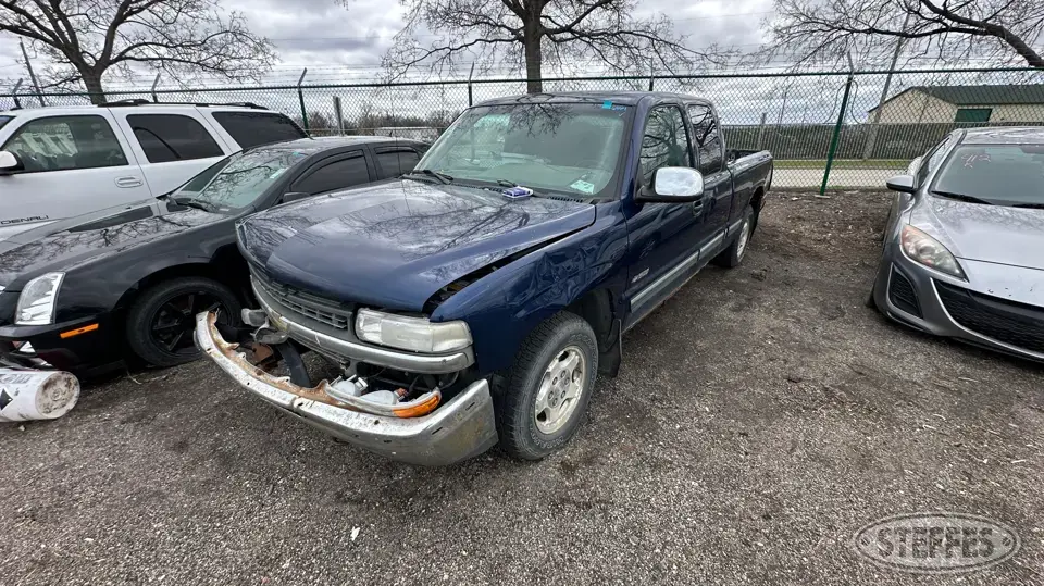 2001 Chevrolet Silverado C1500 Half Ton Pickup