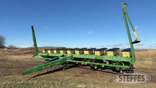 John Deere 7000