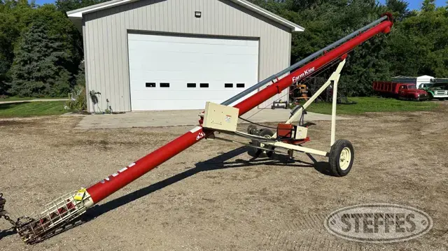 Farm King 831