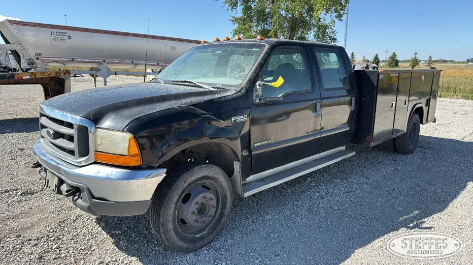 2000 Ford Super Duty F-550 Over 1 Ton Pickup