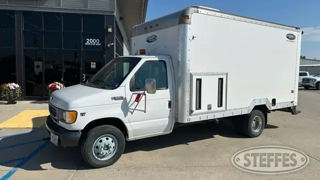 2001 Ford E-350 Super Duty
