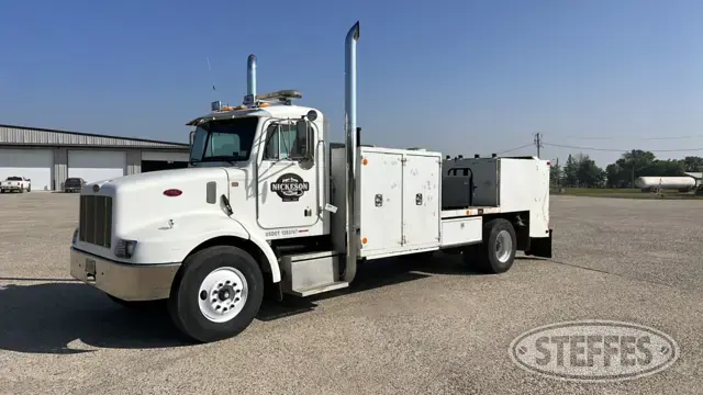 2001 Peterbilt 330