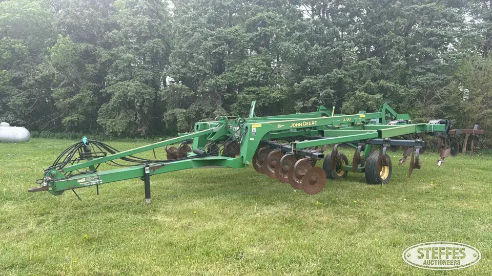 2003 John Deere 2700 Ripper