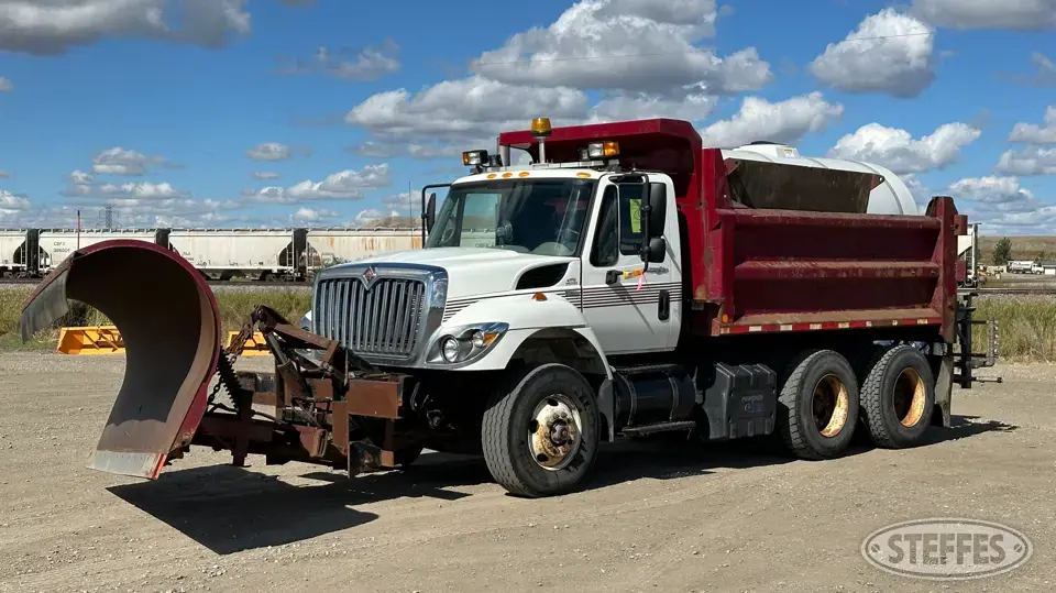 2008 International 7400 Plow-Spreader Truck