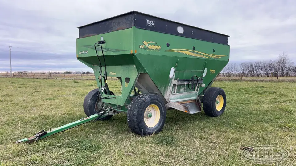 2001 Demco 650 Gravity Box