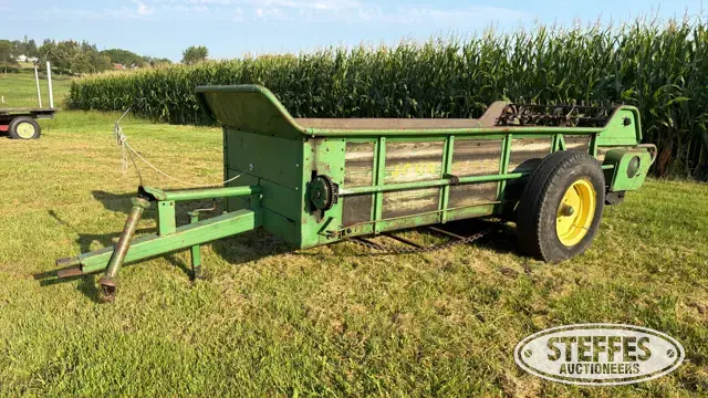 John Deere E0044