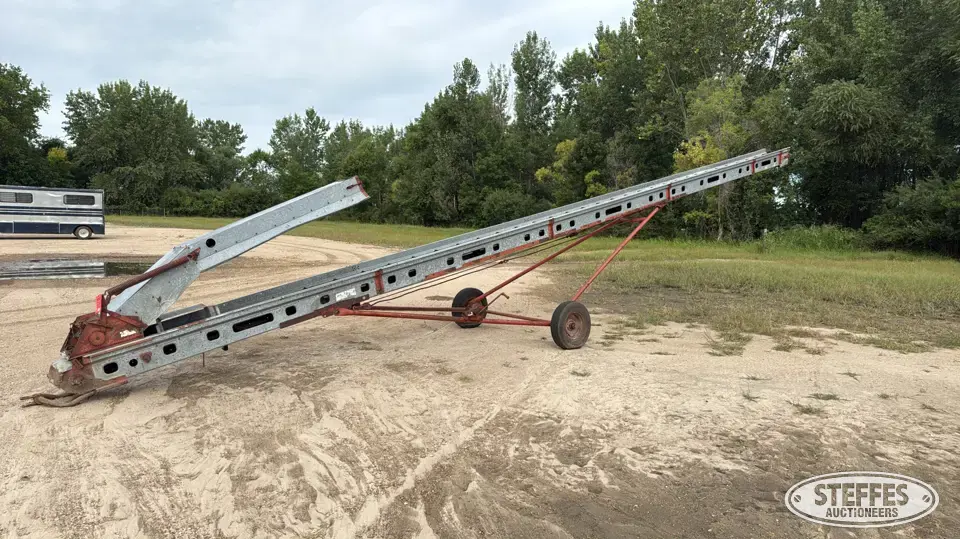 Kewanee 500 Bale Handling