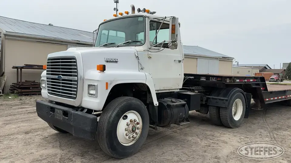 1989 Ford L8000 Conventional Truck without Sleeper