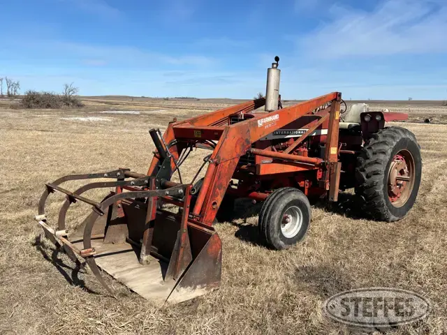 1970 Farmall 856