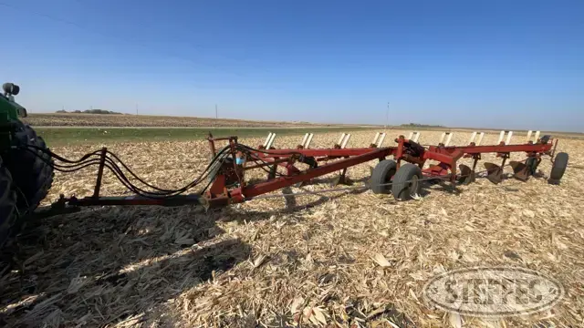 International 800