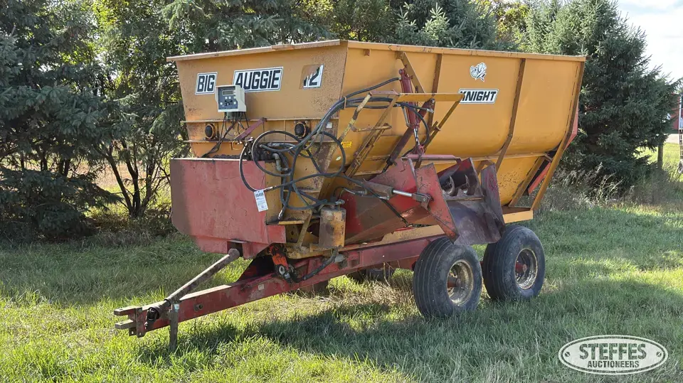 Knight Big Auggie 12 Feeders and Bunk