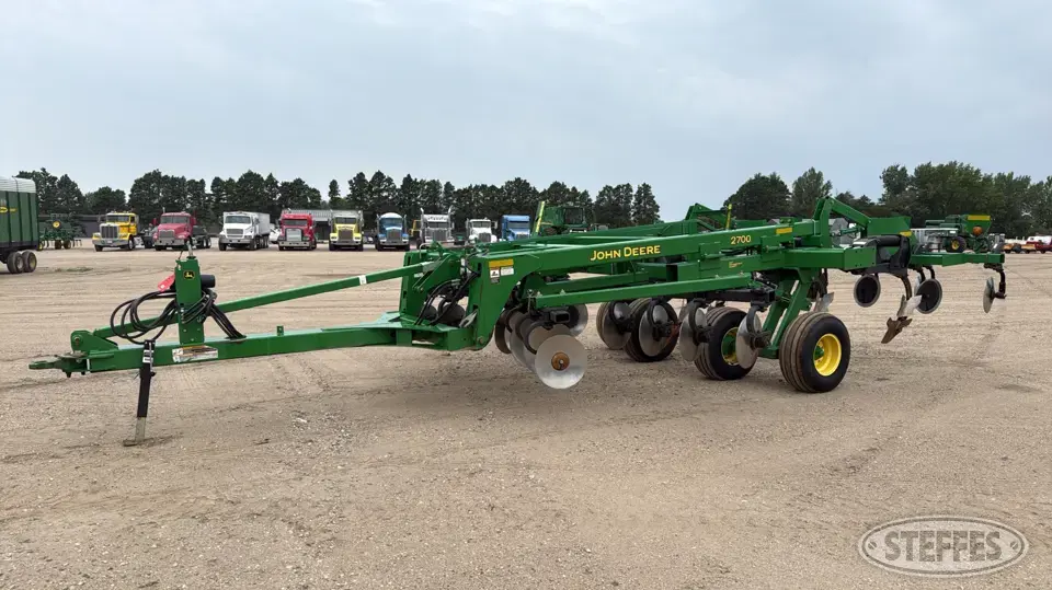 John Deere 2700 Ripper