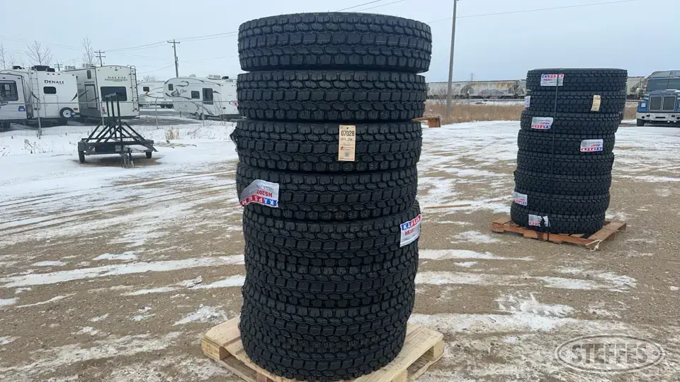 (8) Kapsen 11R22.5 drive tires Truck Tire