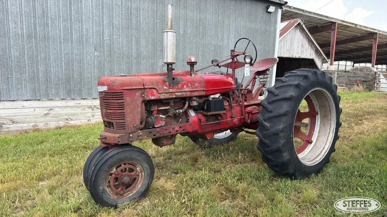 1954 Farmall Super H 2WD Tractor