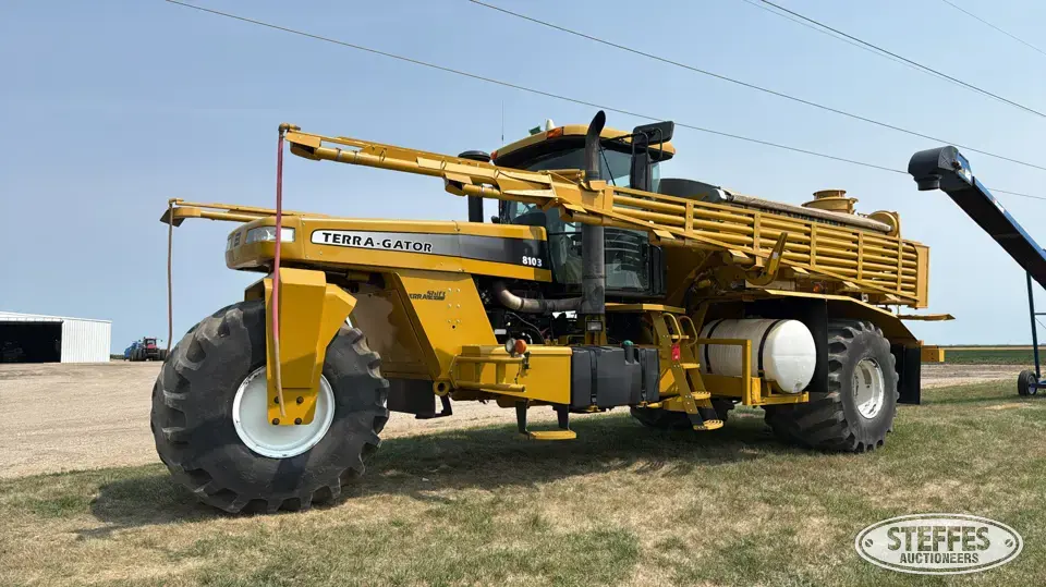 2003 AgChem TerraGator 8103 Self-Propelled Dry Applicators-Spreaders-Floater