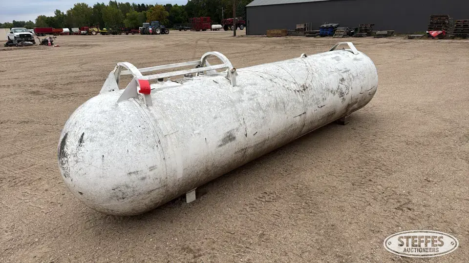 1,000 gal. LP tank