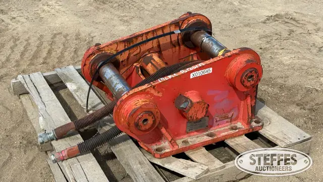 NPK 1224 excavator attachment coupler