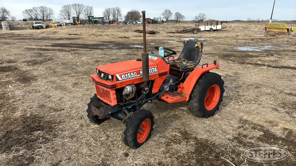 Kubota B1550 MFWD Tractor