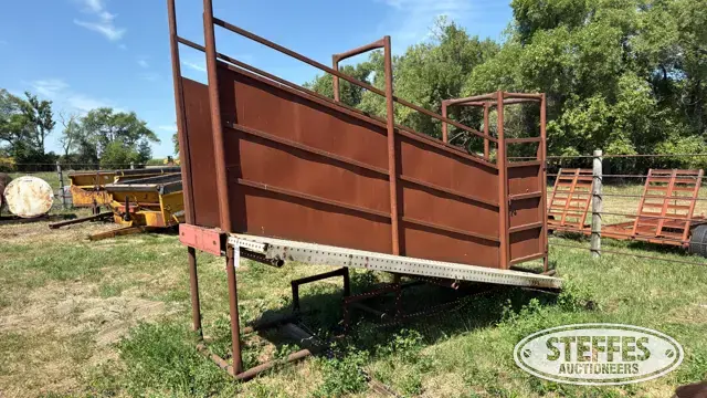 Shop-built livestock loading chute