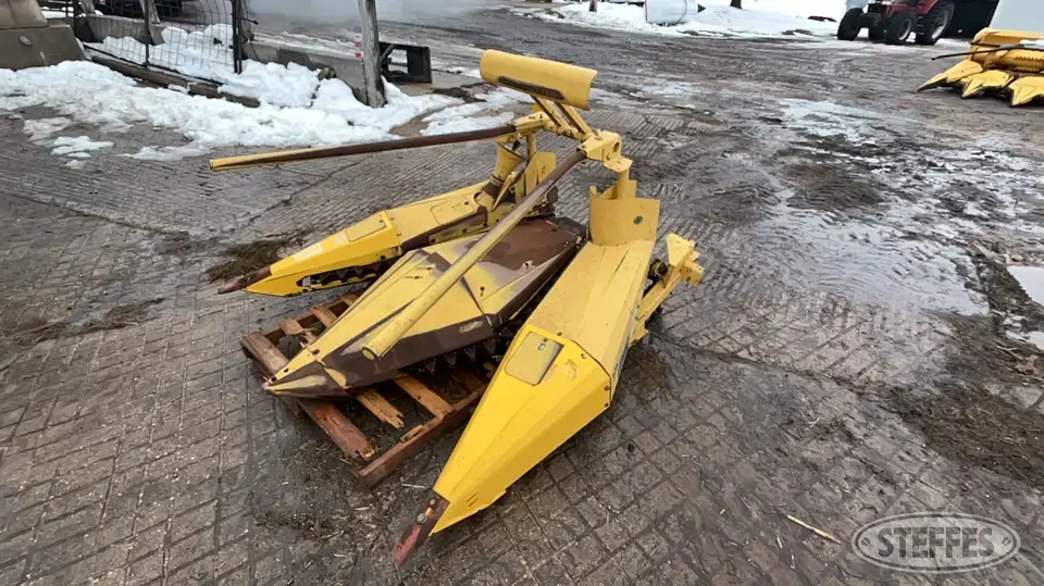 New Holland 824 Forage Harvester Head