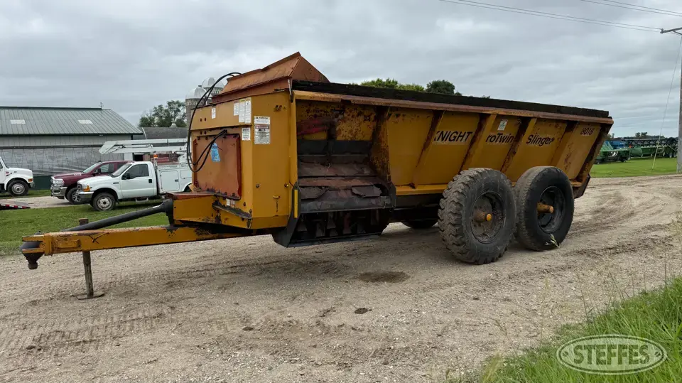Knight 8018 Pro Twin Slinger Pull-Type Dry Spreader