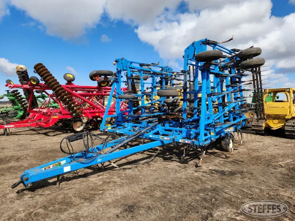 DMI Tiger-Mate II Field Cultivator