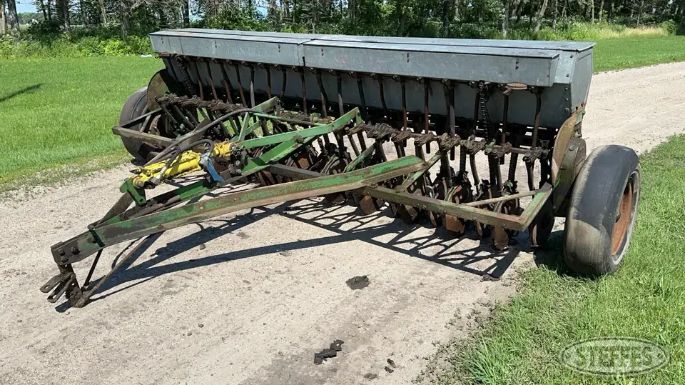 John Deere/Van Brunt Press Drill