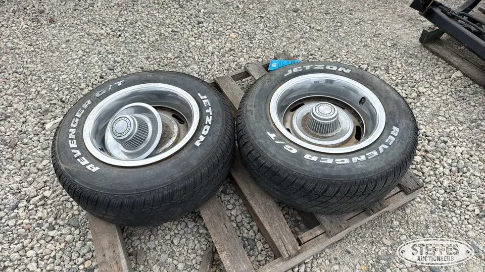 (2) JetZon Revenger G/T 225/70R15 tires Passenger-Light Truck Tire
